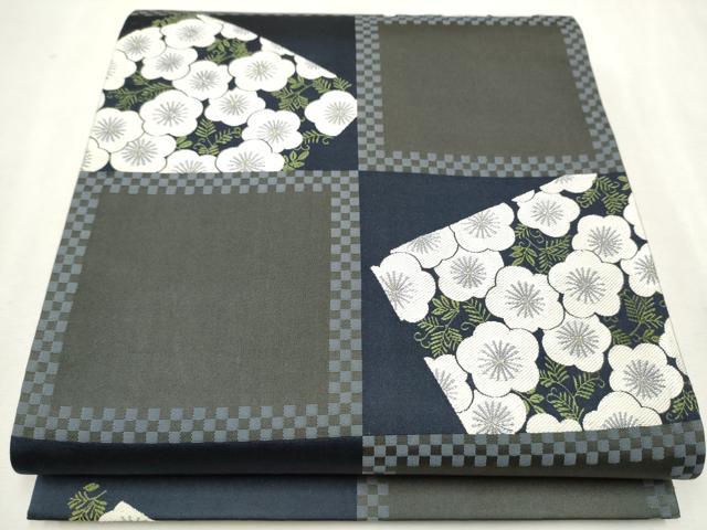 平和屋着物●六通柄袋帯　唐織　市松舞梅文　金糸　正絹　逸品　CAAW4694hy