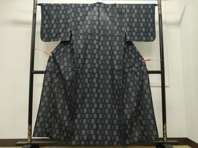 平和屋着物●上質な紬　吉祥文　黒地　正絹　逸品　未使用　CAAU1670yc 平和屋着物○上質な紬 吉祥文 黒地 正絹 逸品 未使用 CAAU1670yc