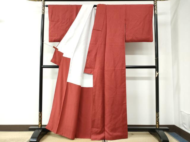 平和屋着物●上質な色無地　松花地紋　赤紅色　正絹　逸品　CAAW7252yc 平和屋着物○上質な色無地 松花地紋 赤紅色 正絹 逸品 CAAW7252yc