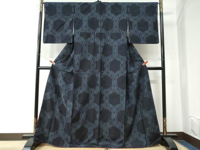 平和屋着物●本場結城紬　重要無形文化財　100亀甲　亀甲麻の葉文　正絹　逸品　未使用　CAAW8004yc