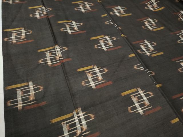 平和屋着物●国指定重要無形文化財　本場久米島紬　手織　正絹　逸品　CAAW8068yc 平和屋着物○国指定重要無形文化財 本場久米島紬 手織 正絹