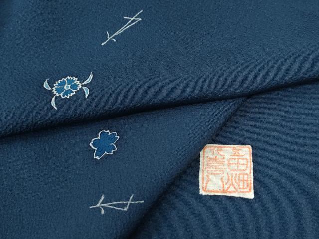 平和屋着物●人間国宝　五代　田畑喜八　小紋　溢れ松葉舞桜文　さが美扱い　正絹　逸品　CAAW8403yc