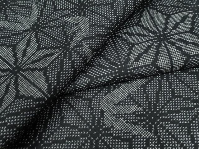 平和屋着物●本場大島紬　7マルキ　笹　麻の葉文様　正絹　逸品　CAAW8554yc