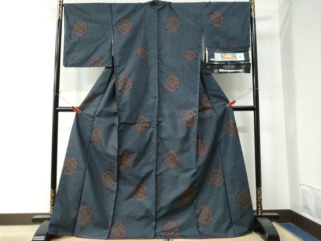 平和屋着物●本場大島紬　9マルキ　亀甲重ね花文　水間織物謹製　証紙付き　ロング丈　正絹　逸品　未使用　CAAW8735yc 平和屋着物○本場大島紬 9マルキ 亀甲重ね花文 水間織物謹製