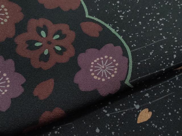 平和屋着物●上質な小紋　雪輪舞花文　黒地　金彩　正絹　逸品　CAAX0996vf 平和屋着物○上質な小紋 雪輪舞花文 黒地 金彩 正絹 逸品 CAAX0996vf