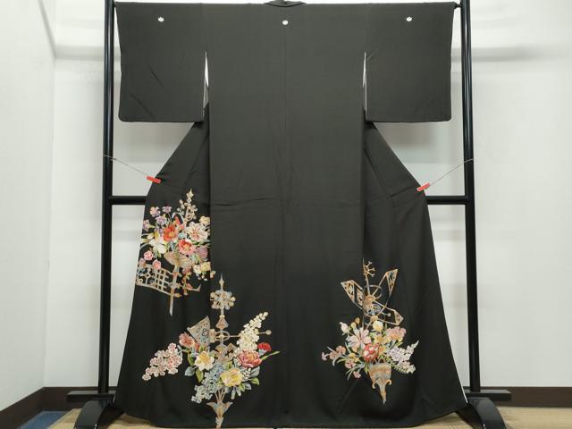 平和屋着物●セミアンティーク　黒留袖　刺繍　吉祥草花文　金彩　正絹　逸品　CAAX1041vf