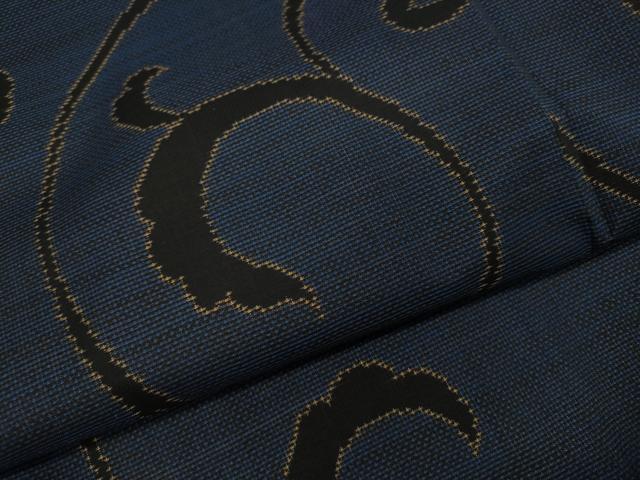 平和屋着物○本場大島紬 9マルキ 泥染め 唐草文 紬の原田謹製