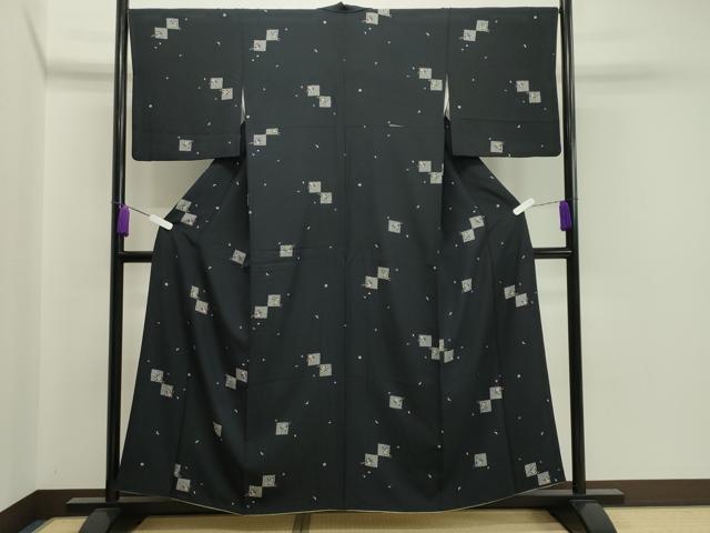 平和屋着物●上質な小紋　瓢箪　舞桜文　黒地　正絹　逸品　CAAX5609gh 平和屋着物○上質な小紋 瓢箪 舞桜文 黒地 正絹 逸品 CAAX5609gh