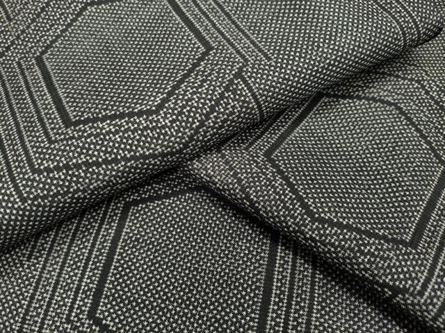 平和屋着物●本場大島紬　7マルキ　亀甲文　正絹　逸品　CAAX5685gh