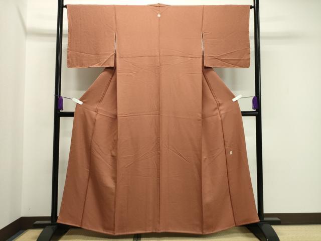 平和屋着物●上質な色無地　作家物　紋意匠　赤朽葉色　正絹　逸品　未使用　CAAX5758gh 平和屋着物○上質な色無地 作家物 紋意匠 赤朽葉色 正絹