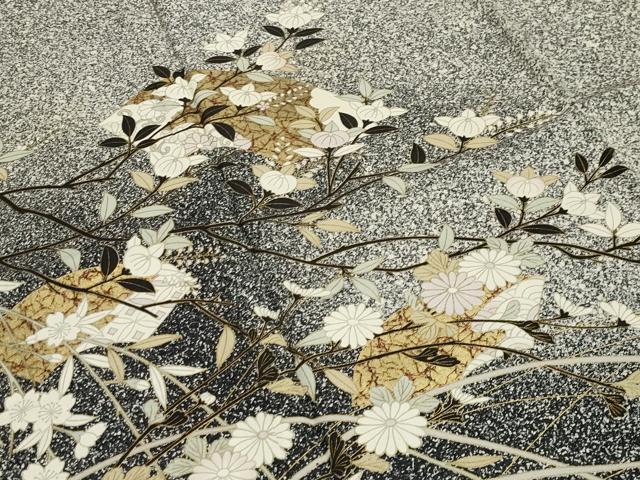 平和屋着物○訪問着 地紙草花文 たたき染め 黒地 金彩 正絹 逸品