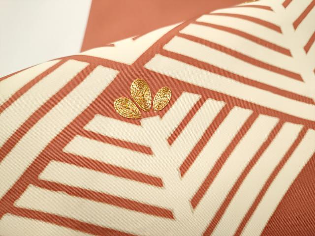 平和屋着物○塩瀬 九寸名古屋帯 駒刺繍 菱松葉文 金彩 正絹 逸品