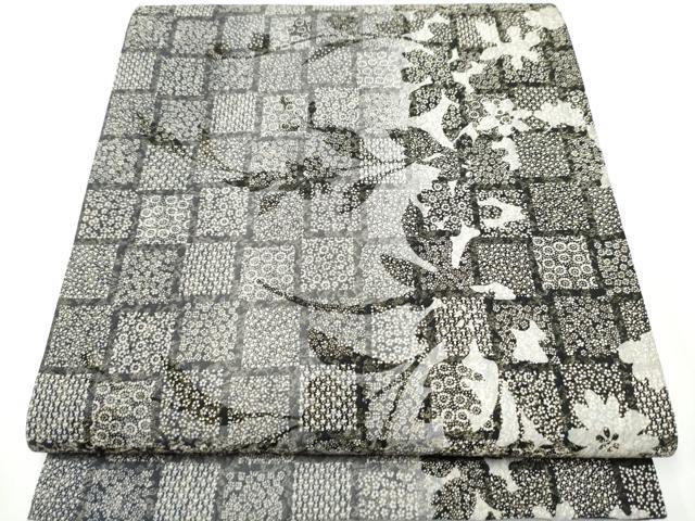 平和屋着物●両方向　両面　全通柄袋帯　市松草花シルエット　銀通し地　正絹　逸品　CAAY2540hy 平和屋着物○両方向 両面 全通柄袋帯 市松草花シルエット 銀通し地