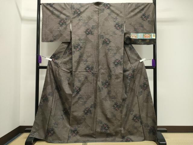 平和屋着物○本場大島紬 9マルキ 泥染め 切嵌草花文 高橋一郎