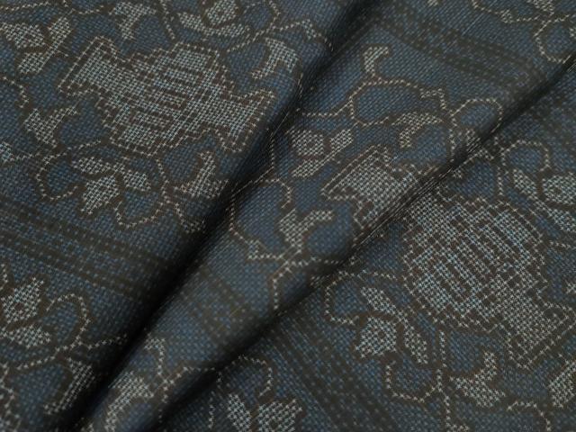 平和屋着物●本場大島紬　7マルキ　陶器花唐草文　正絹　逸品　CAAZ2804yc