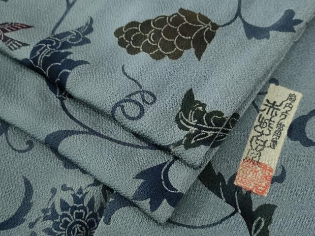 平和屋着物●宮内庁御用達　赤城右堂　小紋　型染め　本草木染　飛鳥更紗花唐草文　鬼しぼ縮緬　反端付き　正絹　逸品　CAAZ2865yc