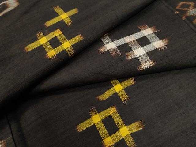 平和屋着物●国指定重要無形文化財　本場久米島紬　手織　正絹　逸品　CAAZ3158yc