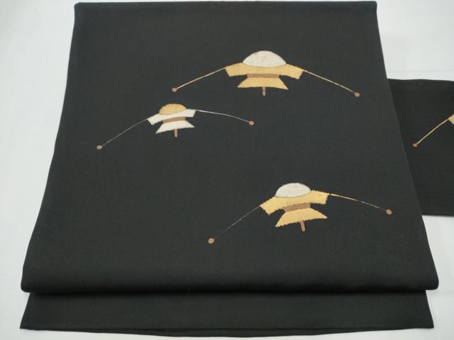 平和屋着物●塩瀬　九寸名古屋帯　手描き　弥次郎兵衛　黒地　金彩　正絹　逸品　CAAZ4091hy