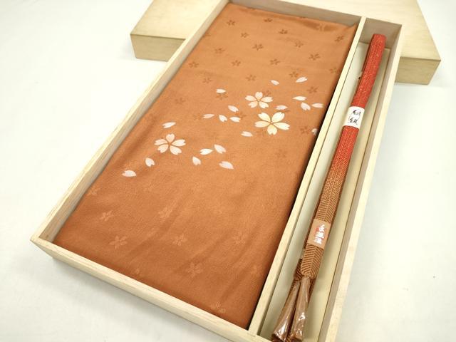 平和屋着物●和装小物　帯締め・帯揚げセット　舞桜文　金彩　逸品　未使用　CAAZ6049ju