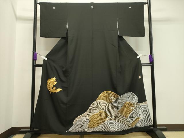 平和屋着物●人間国宝　五代　田畑喜八　黒留袖　駒刺繍　荒磯　金銀彩　正絹　逸品　CABA1494gh