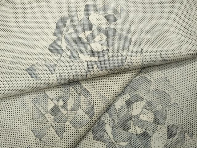 平和屋着物●本場大島紬　白大島　9マルキ　舞花文　正絹　逸品　CABA1667ut