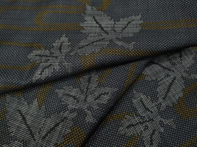 平和屋着物●本場大島紬　7マルキ　舞楓文　正絹　逸品　CABA1786ut