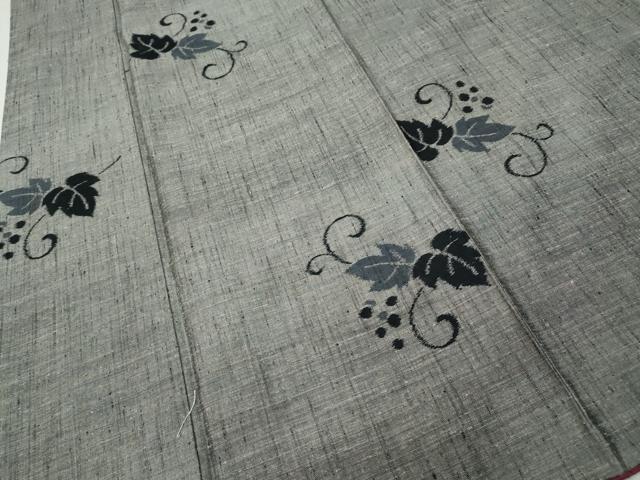 平和屋着物○繭里紬 葡萄蔦の葉文 証紙付き 正絹 逸品