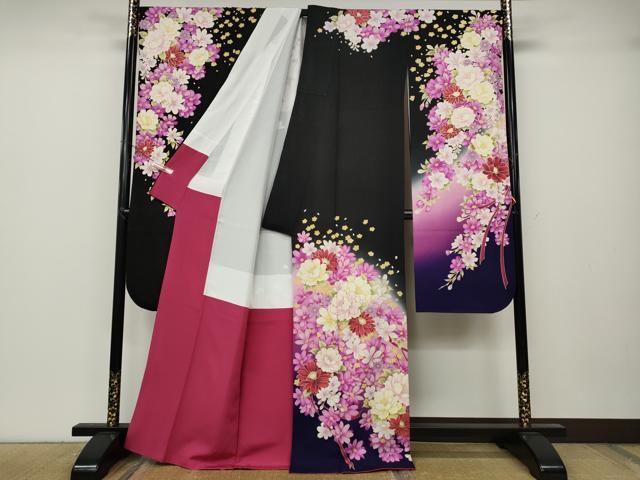 平和屋着物○豪華振袖・長襦袢セット 駒刺繍 舞花文 暈し染め 黒地