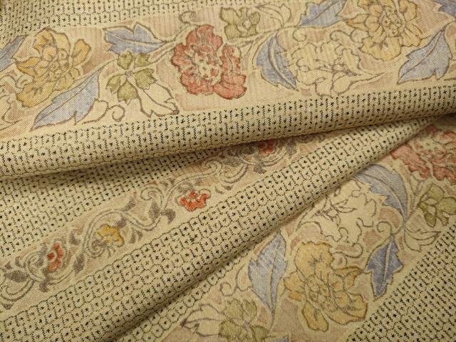 平和屋着物●本場結城紬　重要無形文化財　100亀甲　横段花唐草文　正絹　逸品　CABA1961ut