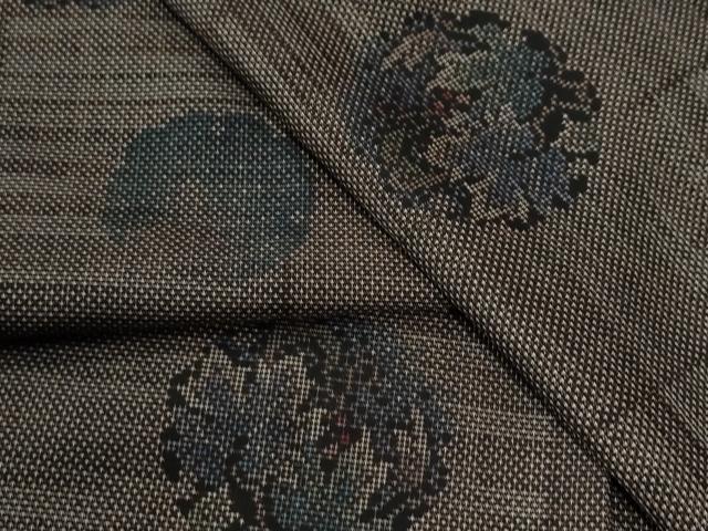 平和屋着物●本場大島紬　9マルキ　雪輪枝葉文　正絹　逸品　未使用　CABA6391yc