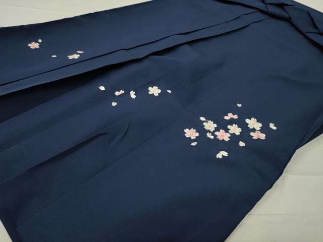 平和屋着物●女性　行灯袴　総刺繍　舞桜文　留紺色　金糸　洗える着物　CABB0281gh
