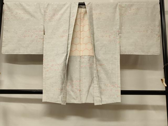 平和屋着物＃羽織　本場大島紬地　白大島　エ霞花鳥文　正絹　逸品　未使用　CABB1512in