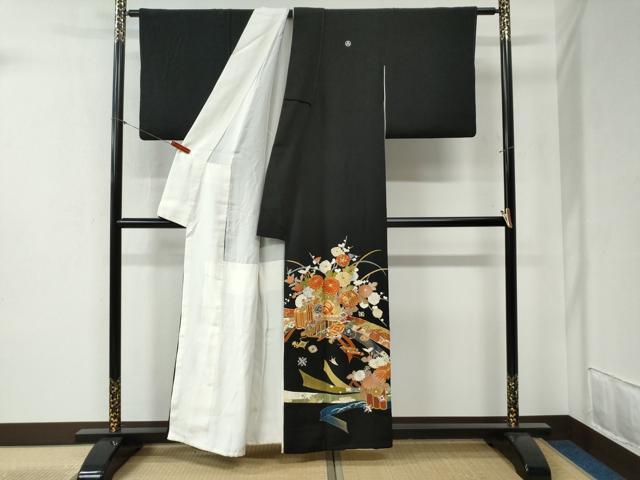 平和屋着物●創業460年・千總　黒留袖　駒刺繍　束ね熨斗宝尽くし花唐草文　金彩　三越扱い　正絹　逸品　CABB4512yc_1