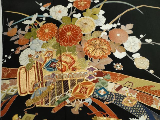 平和屋着物●創業460年・千總　黒留袖　駒刺繍　束ね熨斗宝尽くし花唐草文　金彩　三越扱い　正絹　逸品　CABB4512yc_2