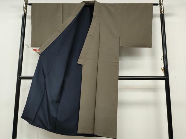 平和屋着物●男性　紬　羽織セット　着物：生壁色　羽織：黄枯茶色　羽織紐付き　正絹　逸品　CABB6346ut_1