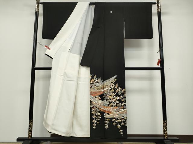平和屋着物●豪華黒留袖　駒刺繍　船枝垂れ柳花文　金彩　正絹　逸品　CABC2256ut_1