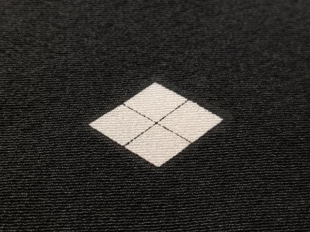 平和屋着物●創業460年・千總　黒留袖　駒刺繍　道長雪輪更紗菱文　金彩　三越扱い　正絹　逸品　CABC2698vp