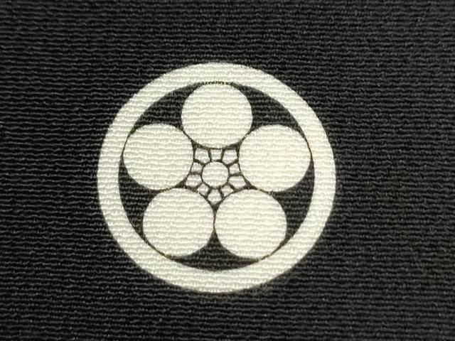 平和屋着物●創業460年・千總　黒留袖　駒刺繍　鬘帯色紙重ね鳳凰檜扇吉祥花文　金彩　正絹　逸品　CABC6515yc_7
