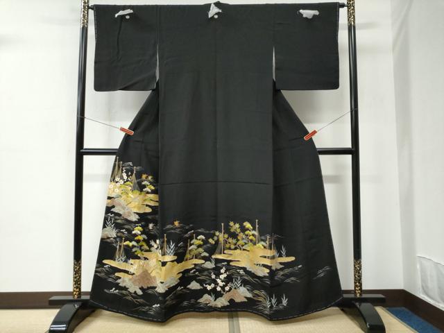 平和屋着物●豪華黒留袖　刺繍　霞浜松帆船花文　金糸　正絹　逸品　未使用　CABC6526yc 平和屋着物○豪華黒留袖 刺繍 霞浜松帆船花文 金糸 正絹 逸品 未使用