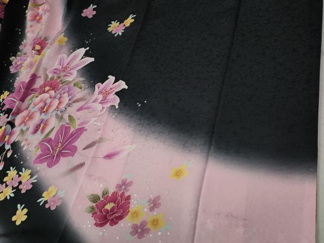 平和屋着物●豪華振袖　刺繍　牡丹花文　ラメ糸　黒地　銀彩　正絹　逸品　CABC6766yc 平和屋着物○豪華振袖 刺繍 牡丹花文 ラメ糸 黒地 銀彩 正絹 逸品
