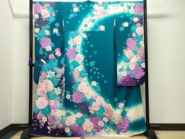 平和屋着物●豪華振袖　刺繍　舞蝶花文　暈し染め　金銀彩　銀通し地　正絹　逸品　CABC8371gh 平和屋着物○豪華振袖 刺繍 舞蝶花文 暈し染め 金銀彩