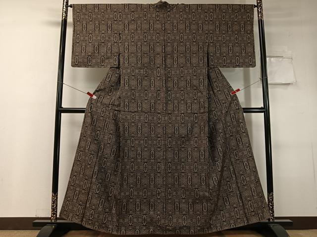平和屋着物●本場大島紬　割り込み絣　幾何学文様　正絹　逸品　未使用　CABC9910vp_1