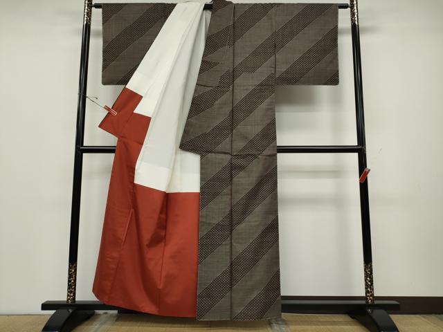 平和屋着物●本場大島紬　7マルキ　斜線吉祥文　証紙付き　正絹　逸品　未使用　CABD0356ut_2
