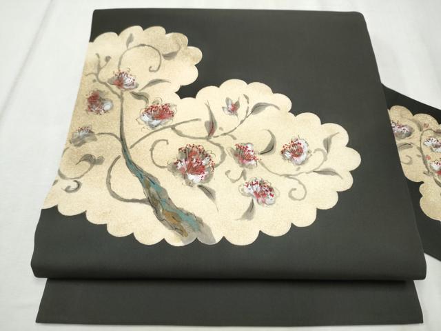 平和屋着物●塩瀬　九寸名古屋帯　手描き　花唐草文　黒地　金彩　正絹　逸品　CABD0687hy