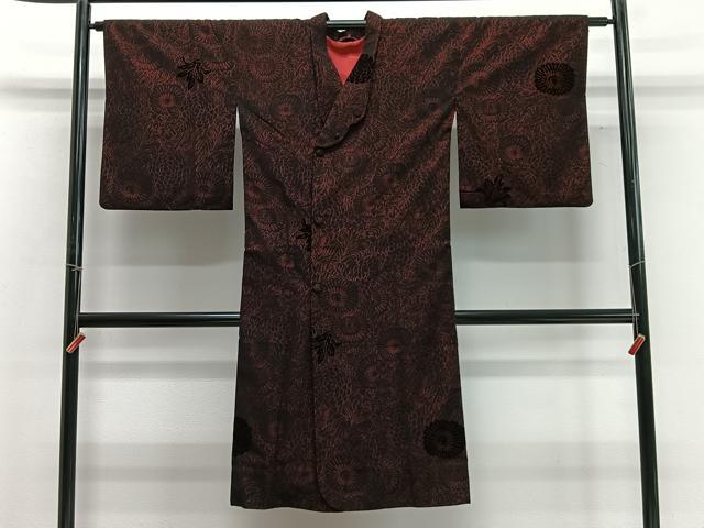 平和屋着物∞道行コート　輪奈ビロード　草花文　黒地　ロング丈　正絹　逸品　CABD4698ua