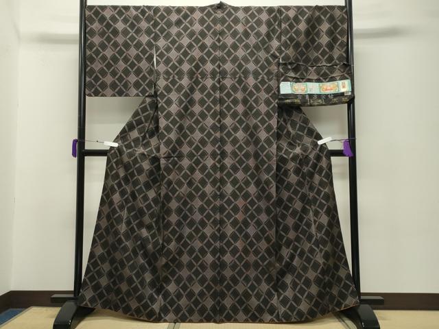 平和屋着物●本場大島紬　9マルキ　泥染め　菱吉祥文　さが美扱い　証紙付き　正絹　逸品　CABD8806gh_1