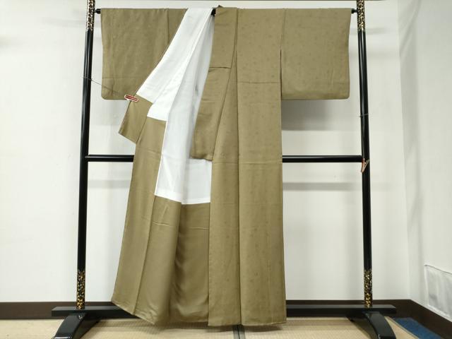 平和屋着物●上質な色無地　菊尽くし地紋　黄海松茶色　正絹　逸品　CABE2210yc_2