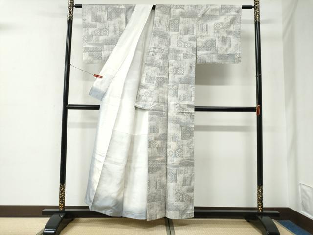 平和屋着物●本場大島紬　白大島　9マルキ　色紙吉祥花唐草文　正絹　逸品　CABE2365yc_2