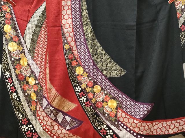 平和屋着物●豪華振袖　駒刺繍　絞り　熨斗吉祥流水毬花文　黒地　金彩　正絹　逸品　CABE2635yc_2
