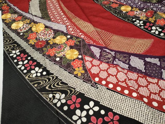 平和屋着物●豪華振袖　駒刺繍　絞り　熨斗吉祥流水毬花文　黒地　金彩　正絹　逸品　CABE2635yc_5